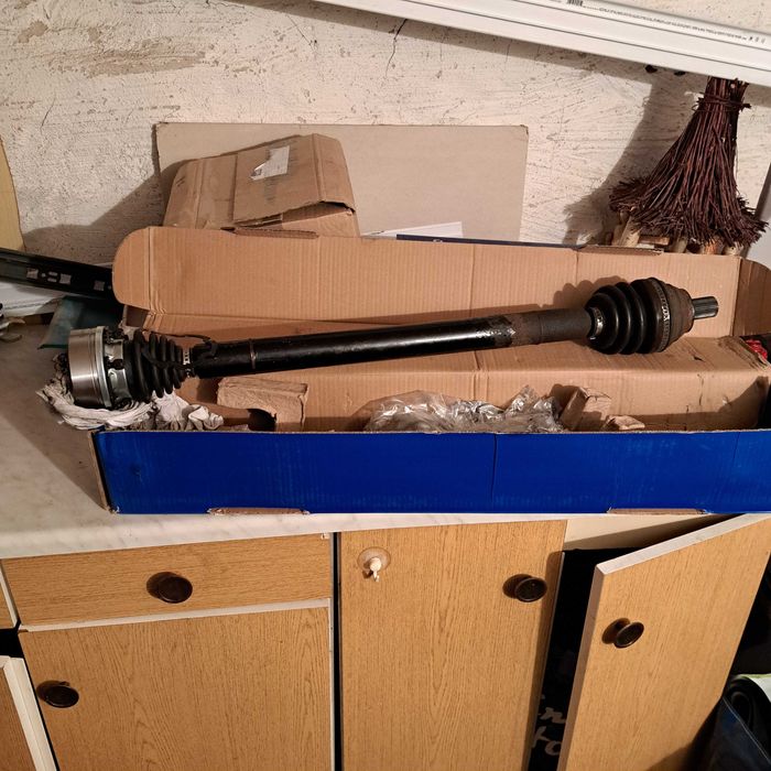 Półoś prawa VW Touran 1.9 TDI