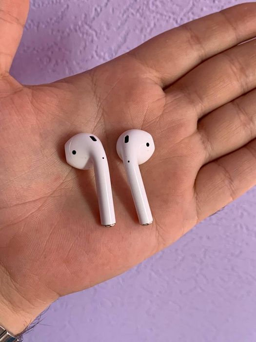 Airpods в гарному стані