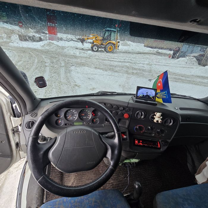 Продам івеко 2001 рік 2.8 мотор коробка 6-ступка категорія Б