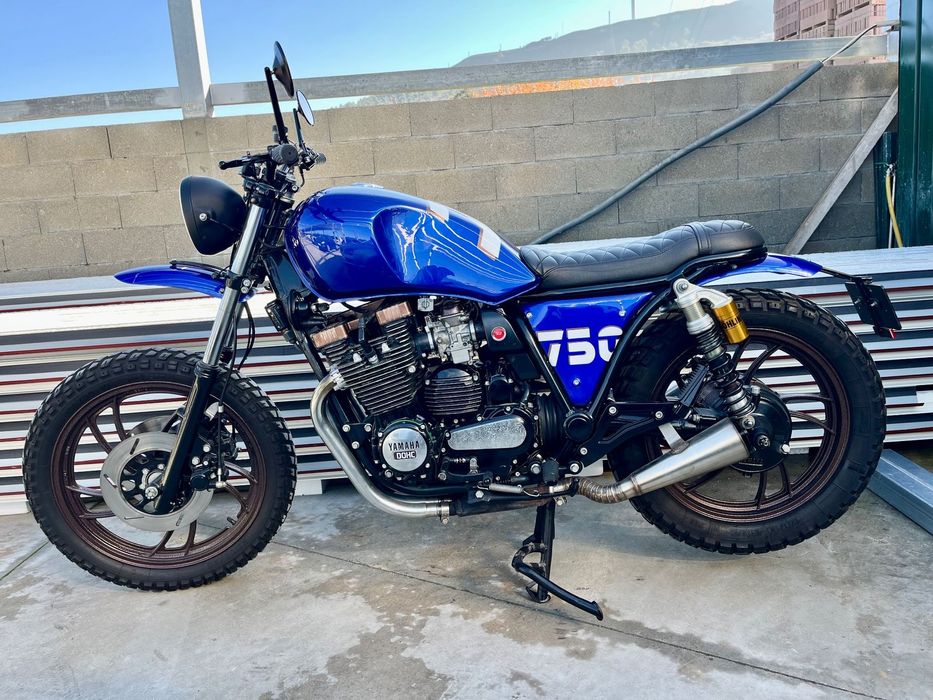 Yamaha XJR  750 custom