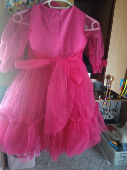 Нарядное платье на девочку