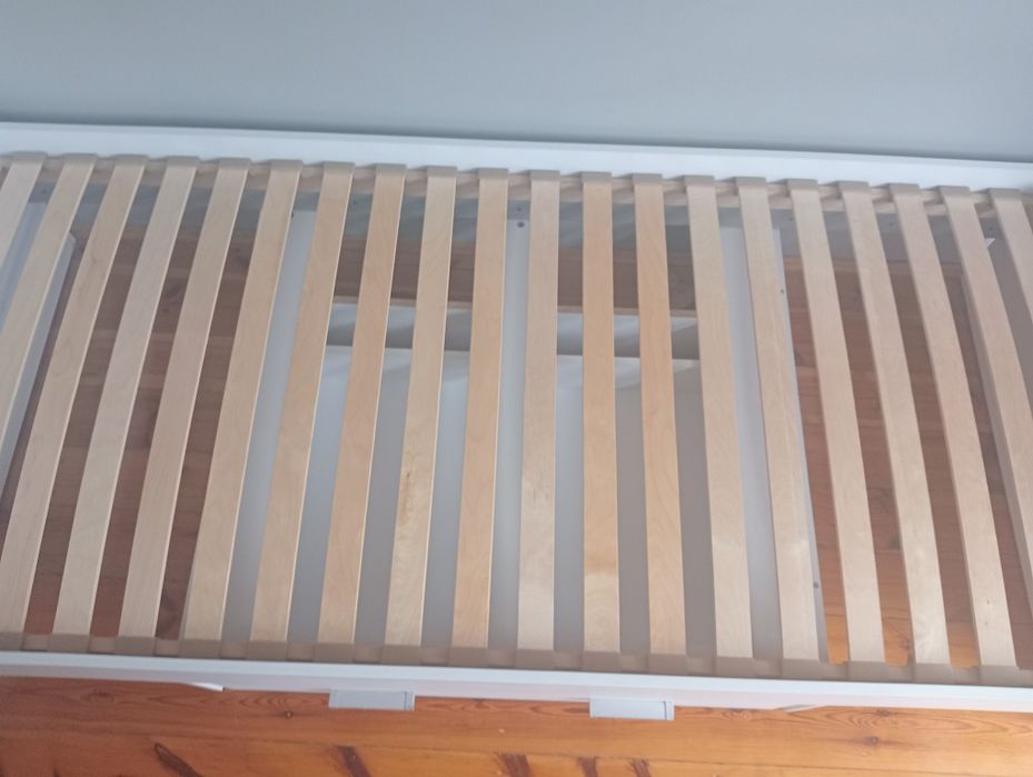 Łóżko z pojemnikiem 90x200