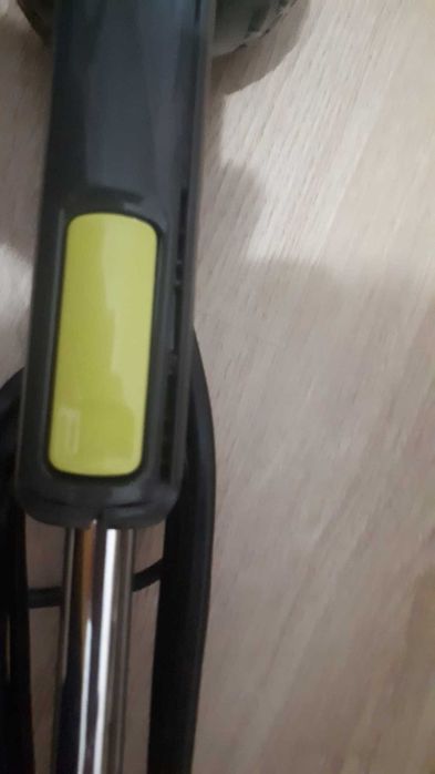 Скидка! Ручной легкий пылесос Sturm в рабочем состоянии.