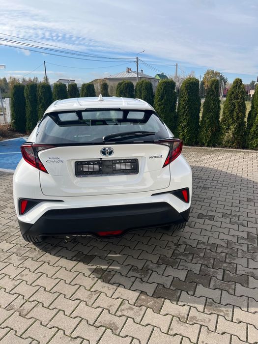 Toyota C-hr 1,8 2022 rok