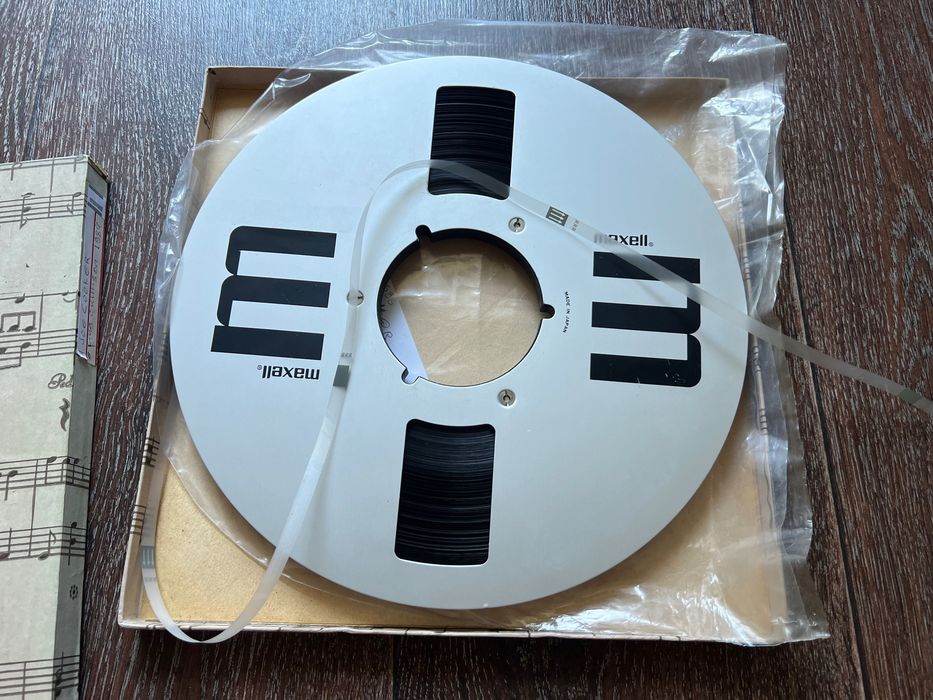 Катушки магнитофонные. Бобины. Maxell. 26,5 см.