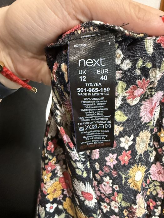 Spódnica w kwiatki spódniczka czarna w kolorowe kwiaty