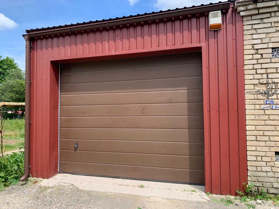 Продаж капітального гаражного приміщення по пр. Молоді