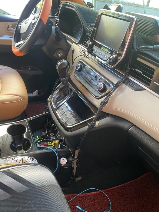 Grand Starex Limousine  2020 рік 2.5 дізель  повний
