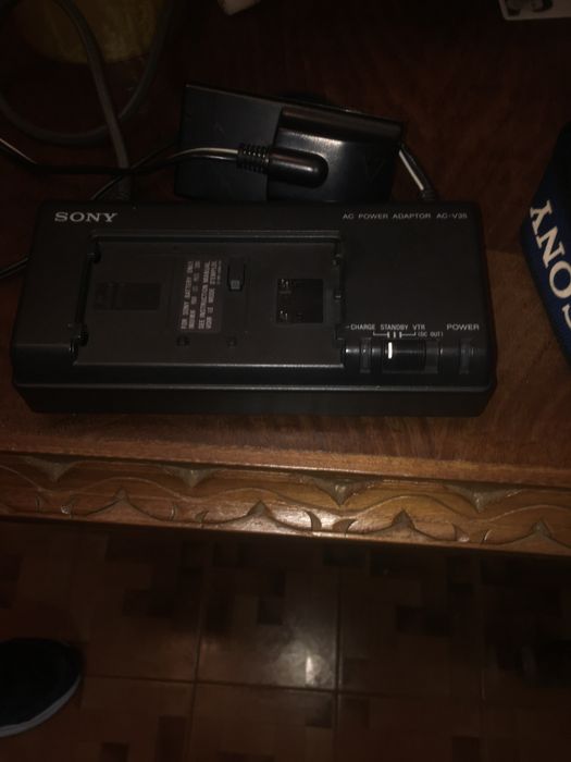 Camera de filmar Sony com mala e carregador a funcionar