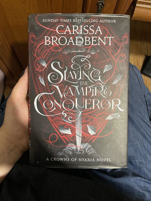 Книга Carissa Broadbent - Slaying the Vampire Conqueror