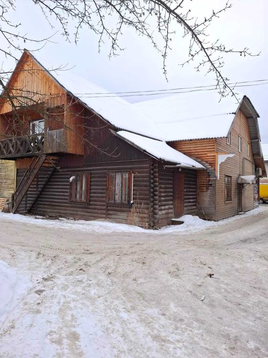 Продаю приміщення в центрі Ворохти біля дороги. 180м2.