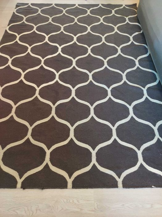 Carpete Kilim em castanho e beje IKEA em lã.