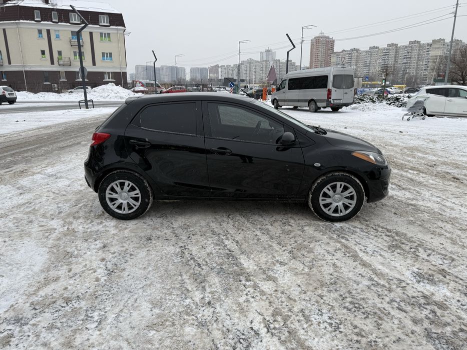 Мазда 2 автомат 2011 Mazda 2