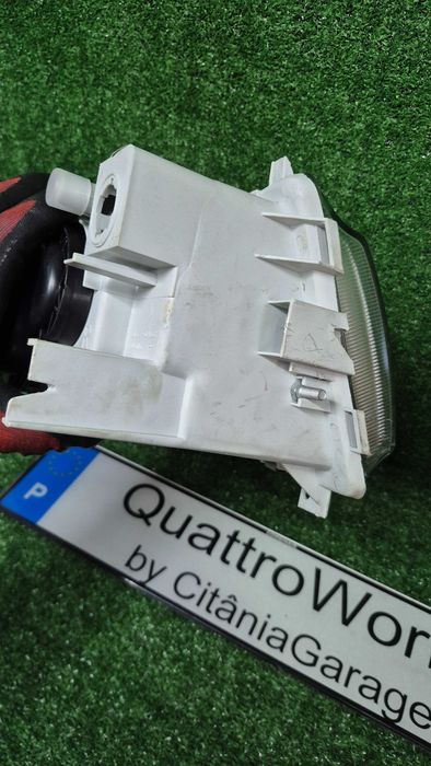 Otica Farol Frente Direito Renault 19 1992 em diante Ref. 551-1117R-LD-EM DEPO - NOVO