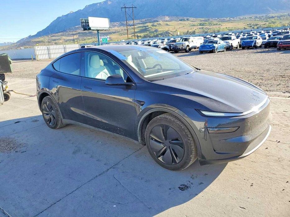 2026 Tesla Model Y Juniper