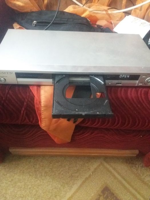 Продам DVD в хорошому стані