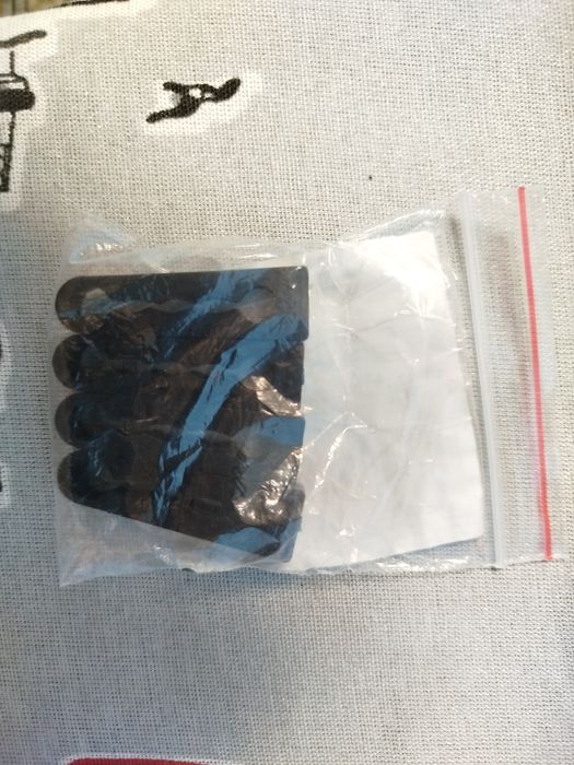 Демпфери для дверей на авто