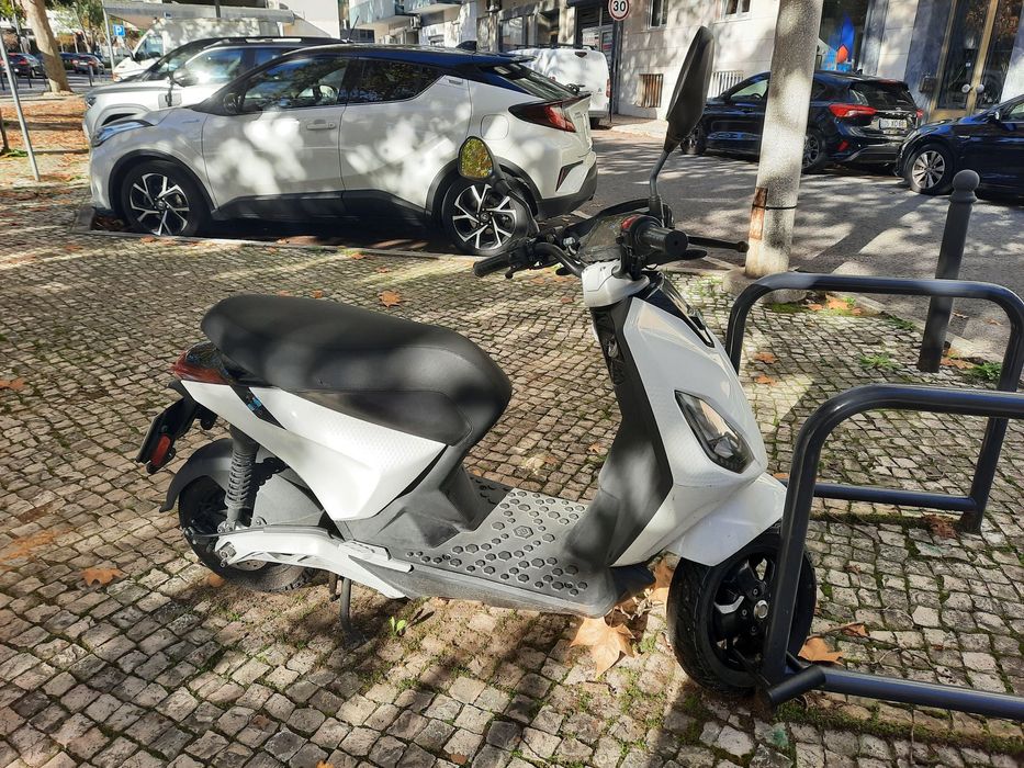 Piaggio One Active - 100% Elétrica - Branca