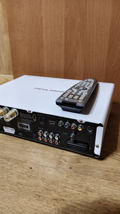 Шикарний Усилитель harman kardon hs200