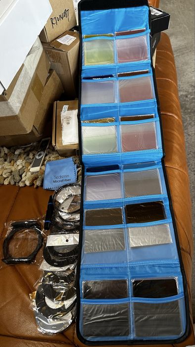 Набір, градуйовані кольорові фільтри та перехідні кільця 49-82 мм