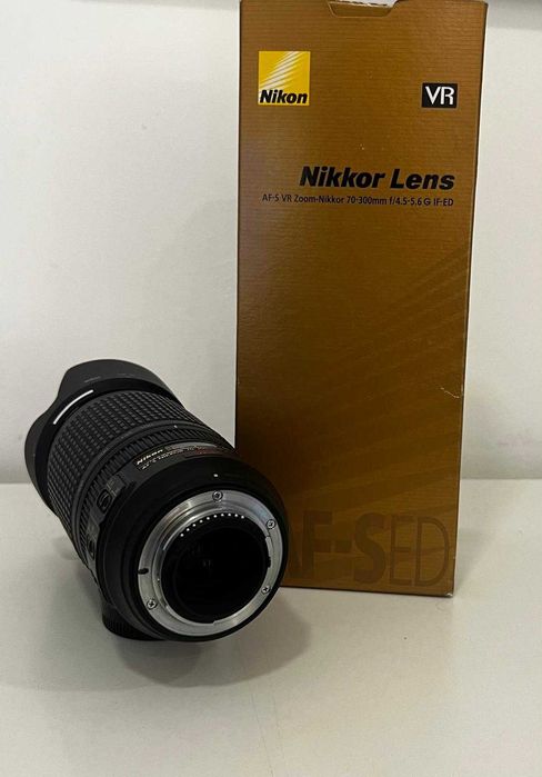 Objetiva Nikon 70-300mm 4.5-5.6 ED G VR