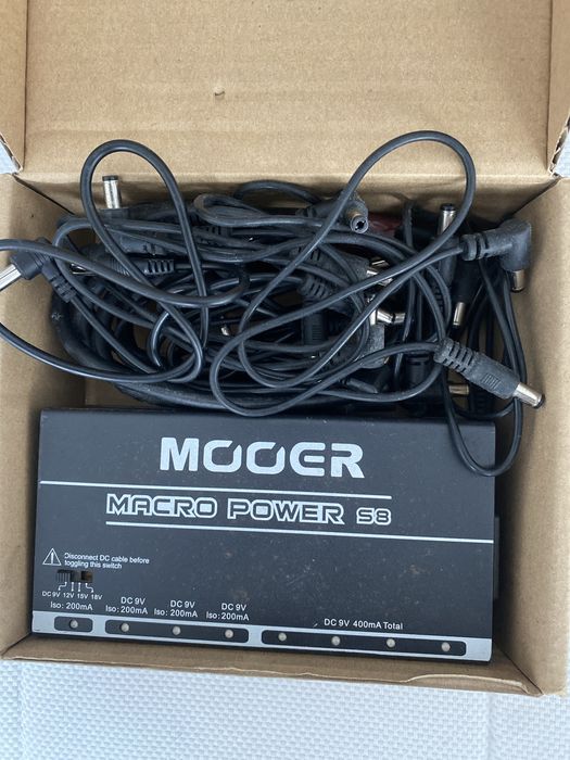 Diversos pedais guitarra