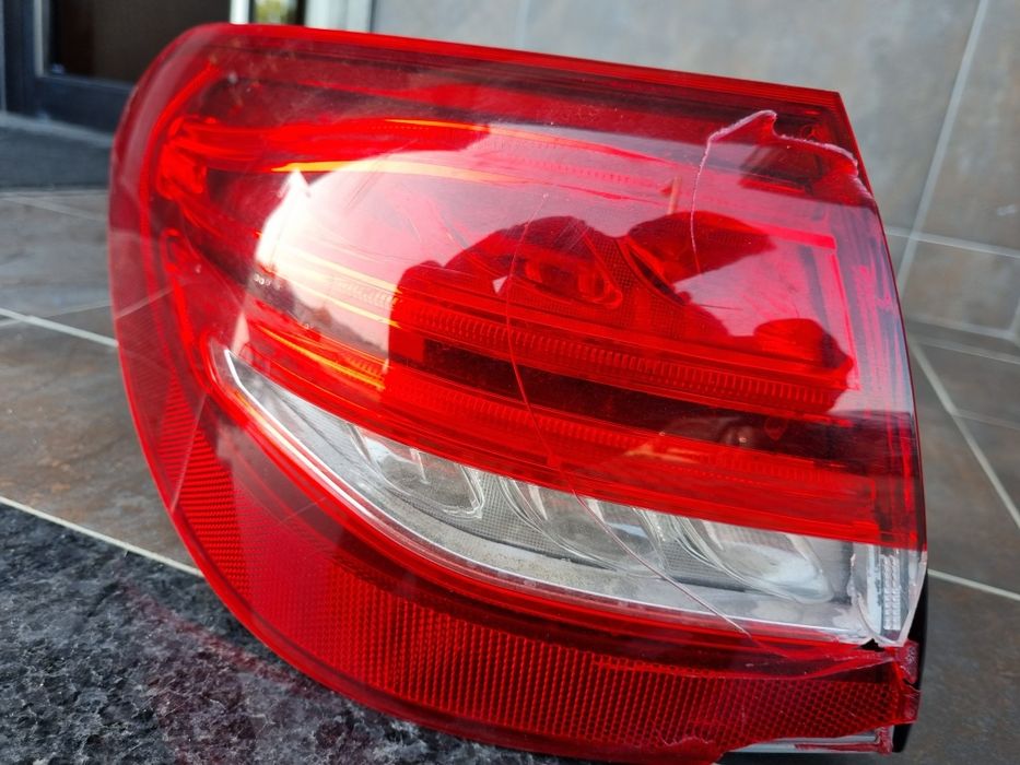 Ótica traseira esquerda Mercedes-Benz
