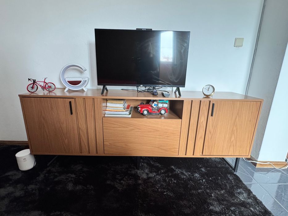 Armário para TV com porta