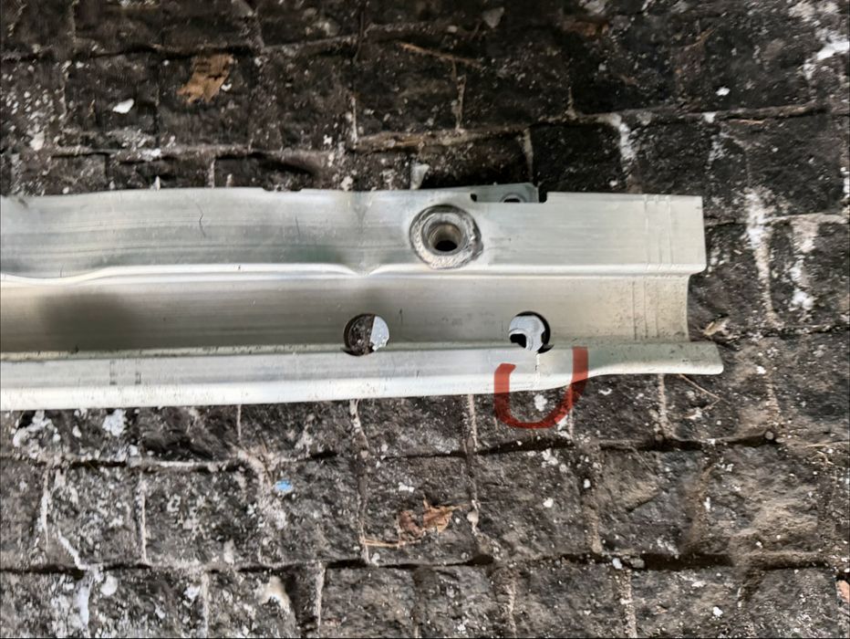 Підсилювач заднього бампера VW Touareg  Туарег