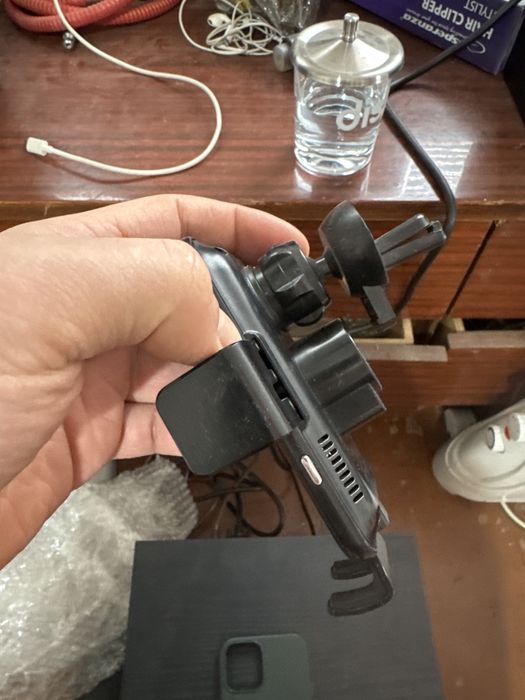 Fast charger. Зарядка в авто для телефону