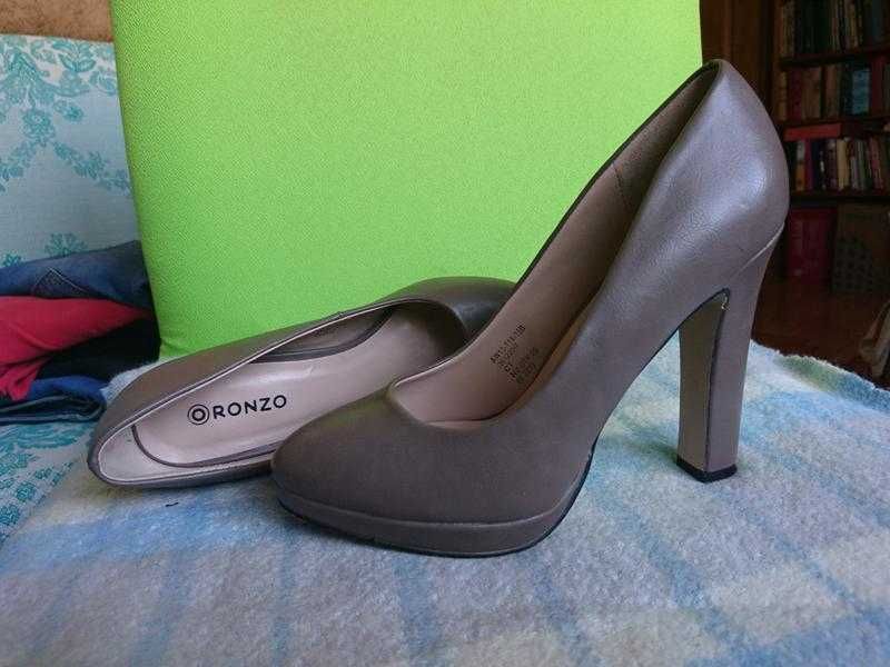 Класичні туфлі із екошкіри