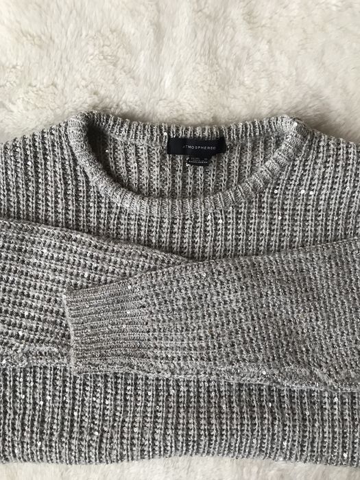Sweter sweterek s-m atmosphere srebrny z wszytymi cekinami modny tanio