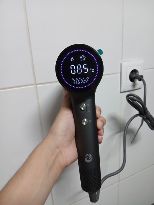 Secador cabelo de 1500w.