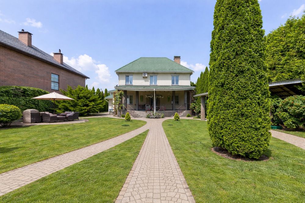 Продаж будинку з Ремонтом, меблями в Центрі Гатне. 16 соток Землі Київ