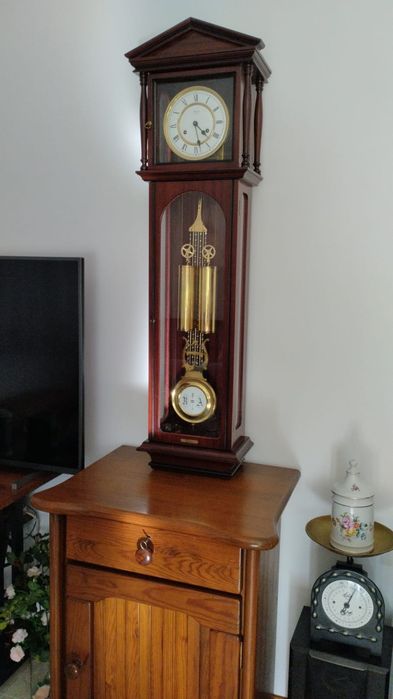 Vendo relogio de Sala estado impecável  muito estimado a foncionar.