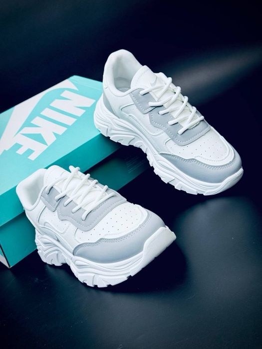 Жіночі стильні кросівки Nike білі шкіряні/Кроссовки найк женские