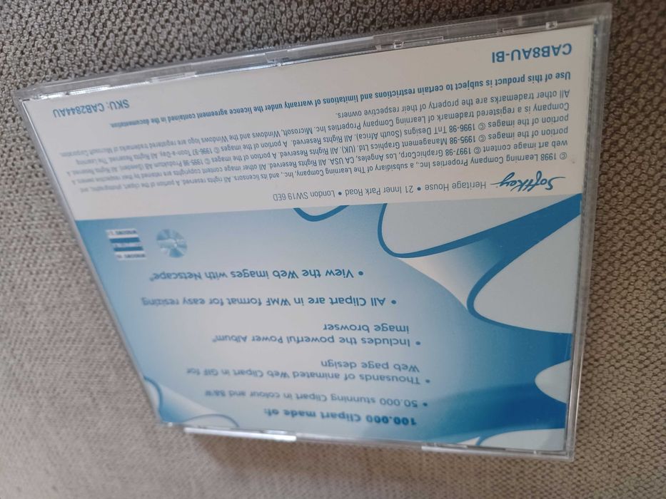 CD 100.000 Clipart