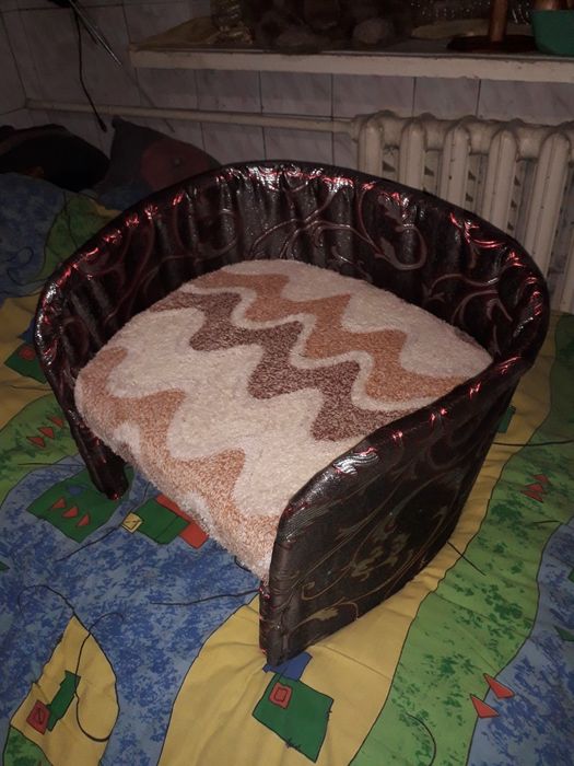 Домик для кошки, небольшой собачки