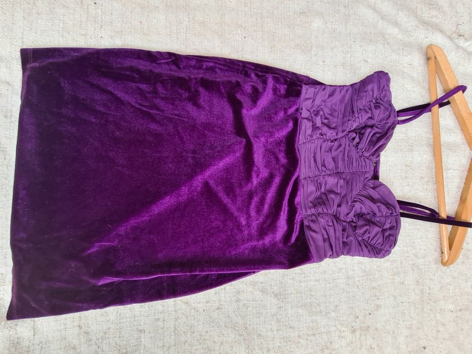 Sukienka welurowa marki Asos Luxe rozm. 36