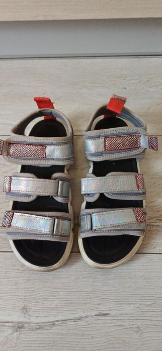 Босоніжки для дівчинки Polaris