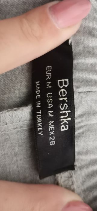 Sprzedam szare cygaretki rozm. M Bershka