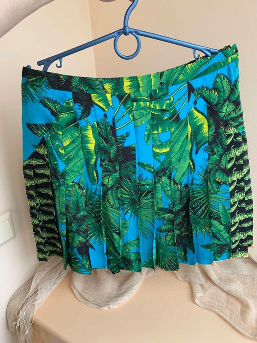 Яскрава шовкова спідниця Versace & H&M