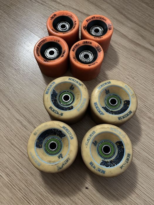 Rodas de skate com rolamentos incluidos