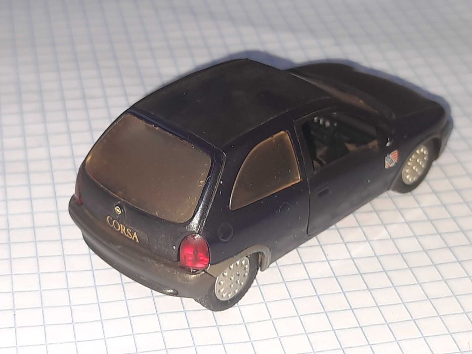 Модель автомобіля Opel Corsa 1:43 made in Germany #2