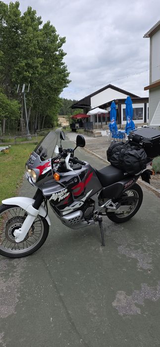 Honda Africa Twin 750 impecável