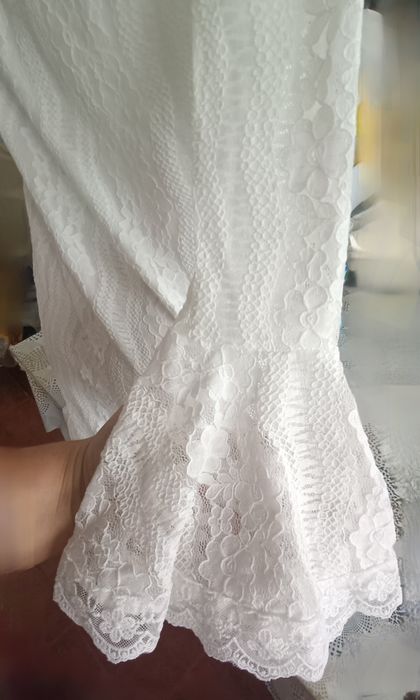Vestido comprido em renda