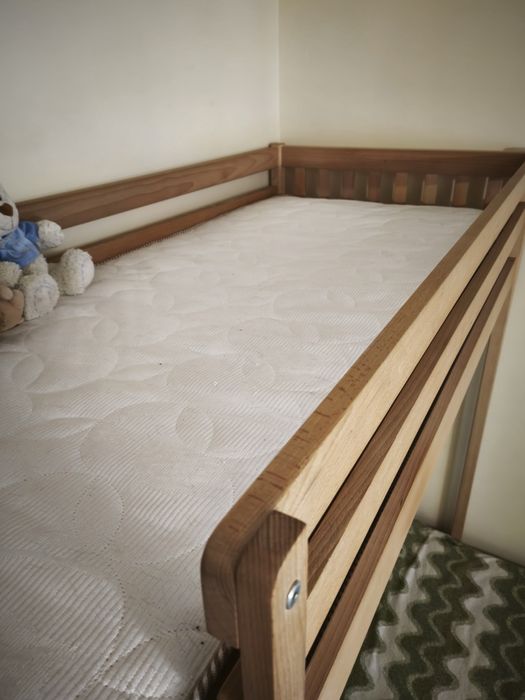 Ліжко-горище з масиву