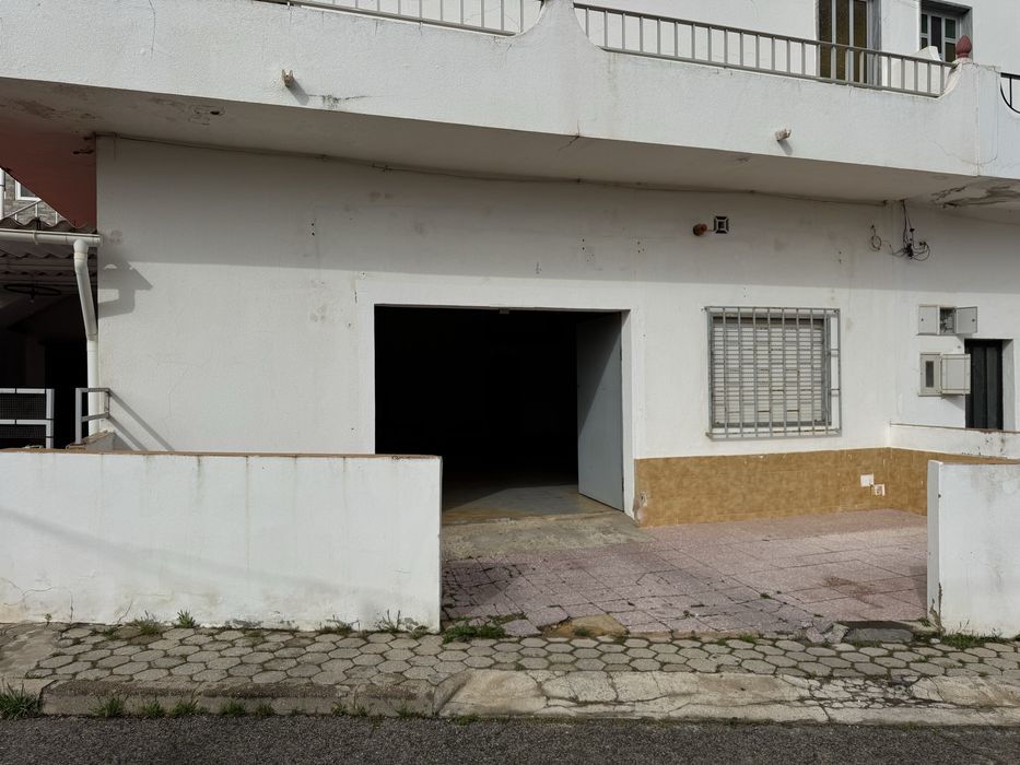 Armazem para arrendar Lagoa Estombar