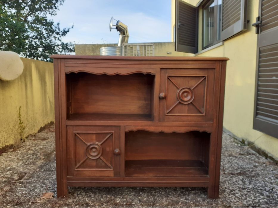 Móvel para TV com arrumo