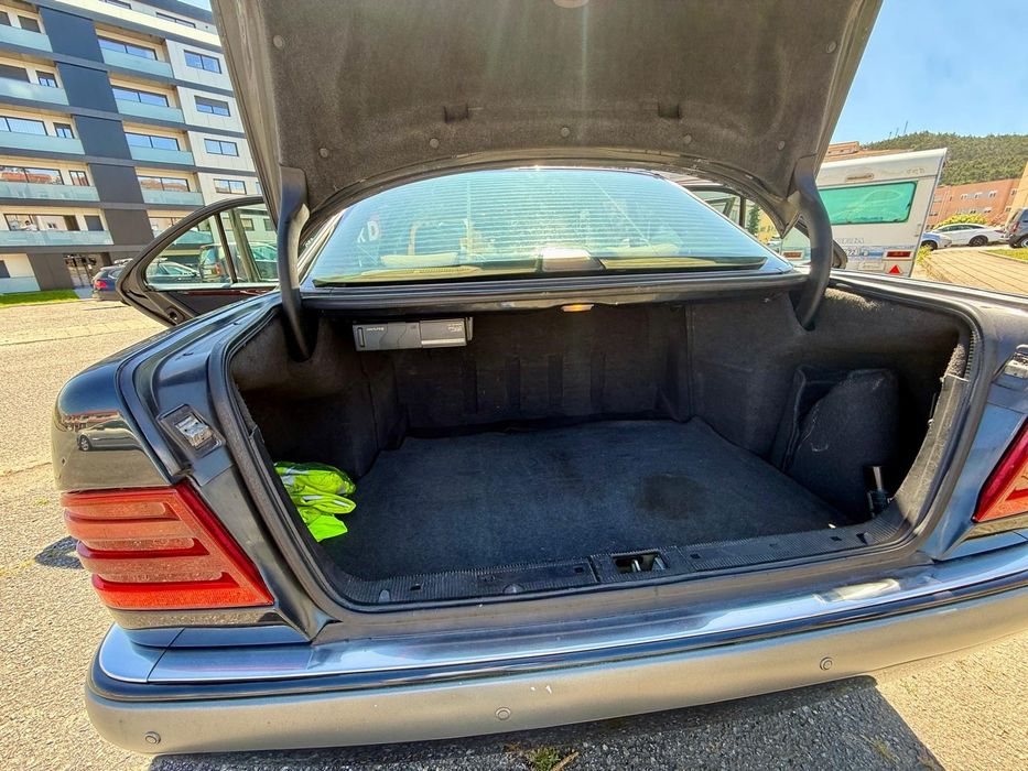 Mercedes-Benz E250 Turbo Diesel Sedan (1997) – Fiabilidade e Conforto Clássico